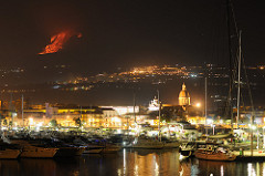 Etna Volcano Paroxysmal Eruption July 30 2011 - Creative Commons by gnuckx