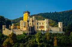 Schloss Stolzenfels südlich von Koblenz im Mittelrheintal
