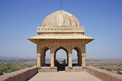 Le pavillon de Rupmati  (Mandu, Inde)