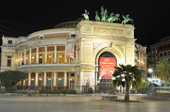 Teatro Politeama - Palermo Italy - Creative Commons by gnuckx