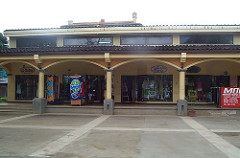 Galeria de tiendas, centro comercial en Tamarindo Costa Rica