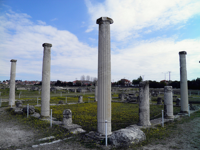 The main courtyard with its restored colonnade of the House of Dionysos, built in 325-300 BC, Ancient Pella
