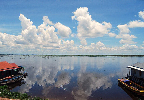 2008-0829 (761) Reflection at Tonle Sap, Cambodia