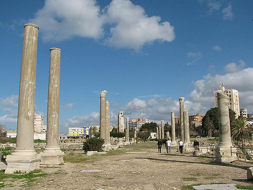 path to tyre with colonnades on both sides