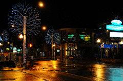 Streets of Gatlinburg at night