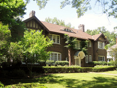 Drs. John and Violet Brown House