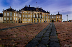 Amalienborg: the flag is up, the prince is home (Denmark #36 Copenhagen, Amalienborg)