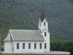 Chiesa in legno sulla strada verso Sogndal