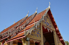 Lanna entrance of Wat Pongsanuk Tai (Lampang, Thailand 2014)