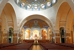 France-002081 - Inside Rosary Basilica