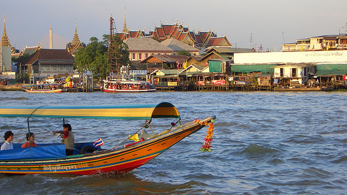 Thailand: Bangkok - life on Chao Phraya River
